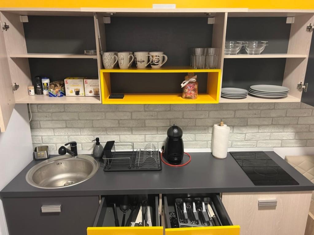 1-Beadroom Apartment with free parking - 73