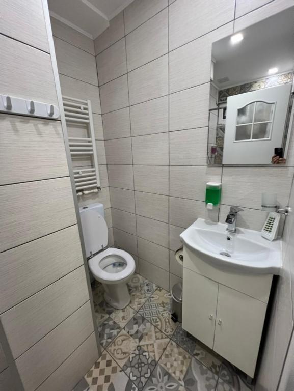 1-Beadroom Apartment with free parking - 296
