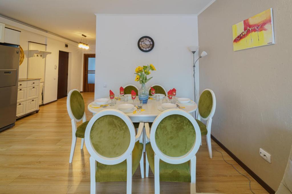 5* Mansion in City Center - 853