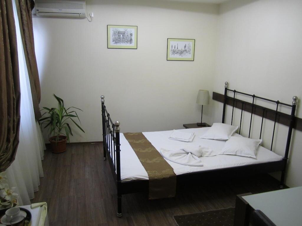 Ave Hotel Victoriei - 333