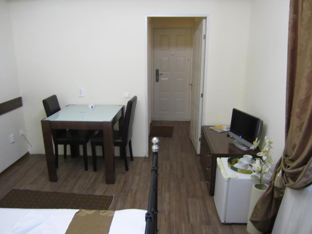 Ave Hotel Victoriei - 854