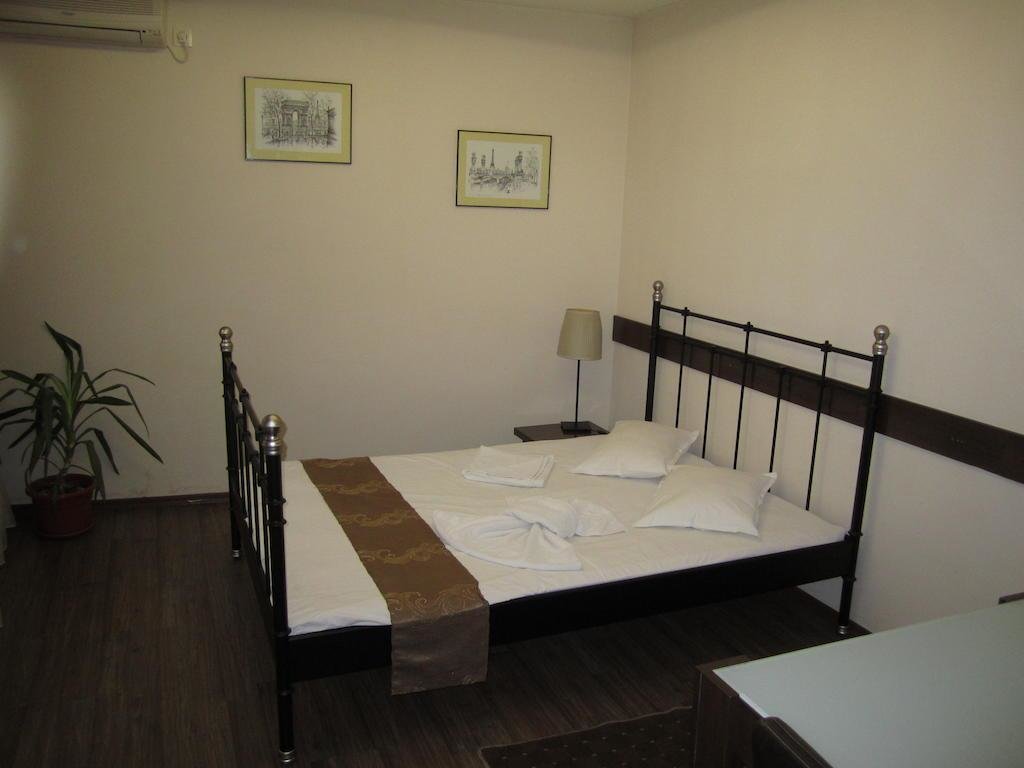 Ave Hotel Victoriei - 982