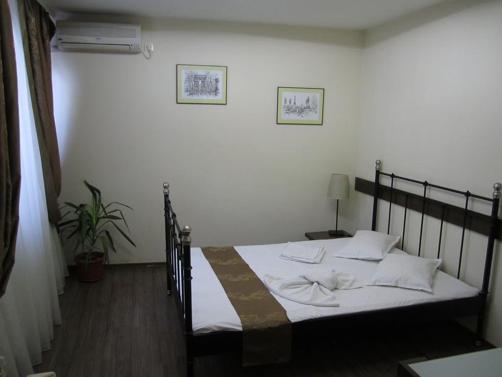 Ave Hotel Victoriei - 211