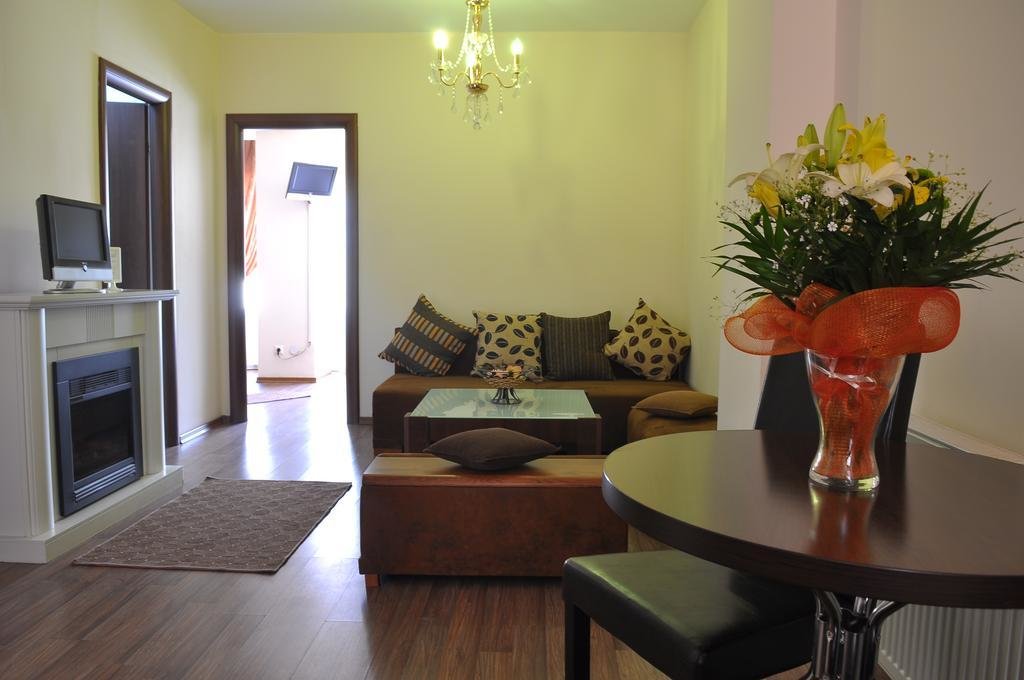 Ave Hotel Victoriei - 828