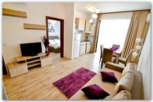 Summerland Luxury Studios by the sea - 590