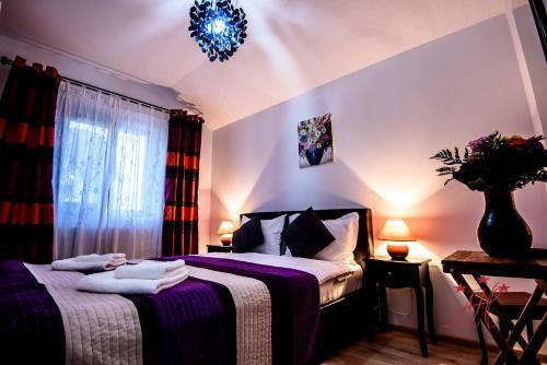 Alexander House - 759