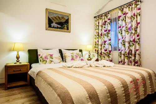 Alexander House - 909