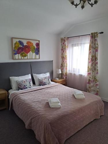 Alexander House - 702