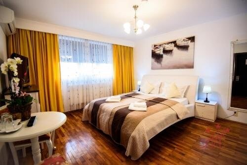 Alexander House - 935