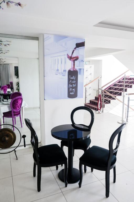 Alex & George Boutique Hotel - 933