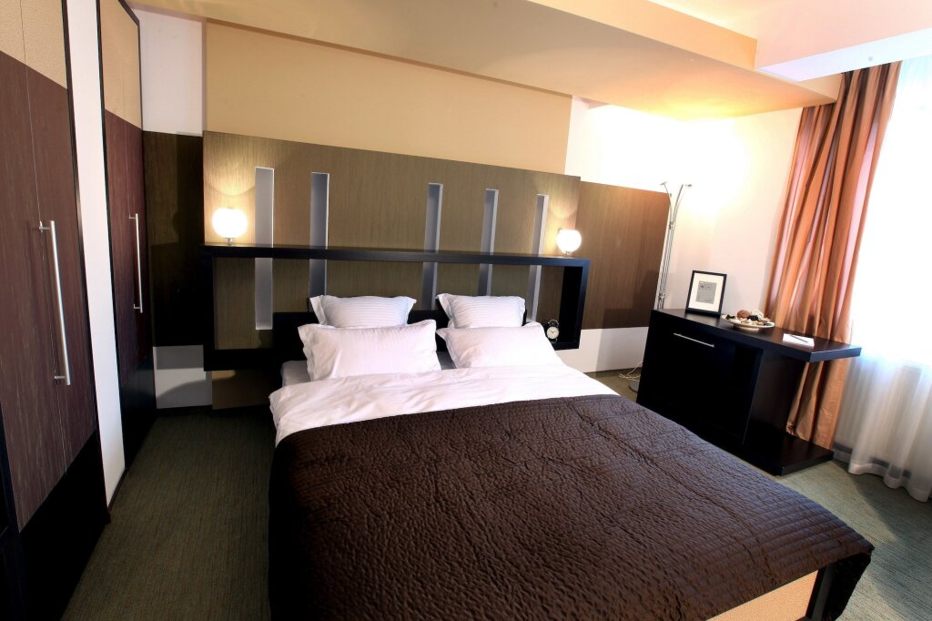 Ambiance Hotel - 248