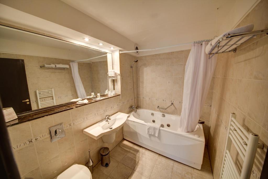 Atrium Hotel Ateneu City Center - 152