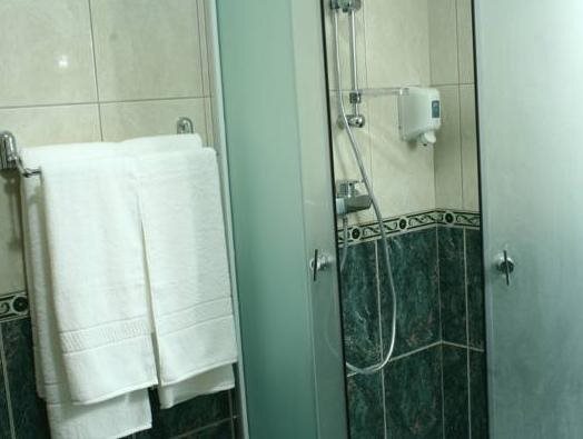 Andre's Hotel - 851