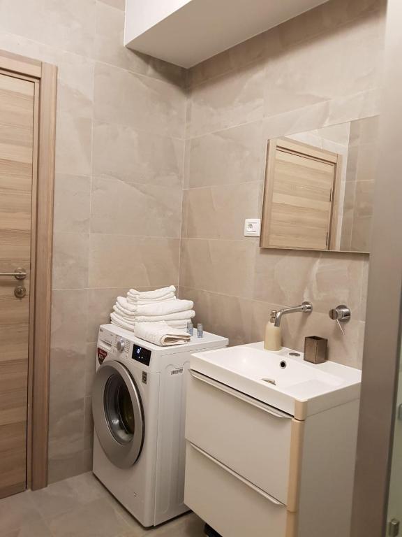Apartament cu vedere la mare zona Summerland Mamaia - 408