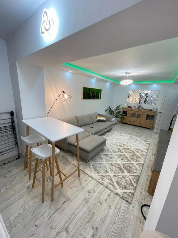 Apartament de LUX - Ultracentral Campina - 352