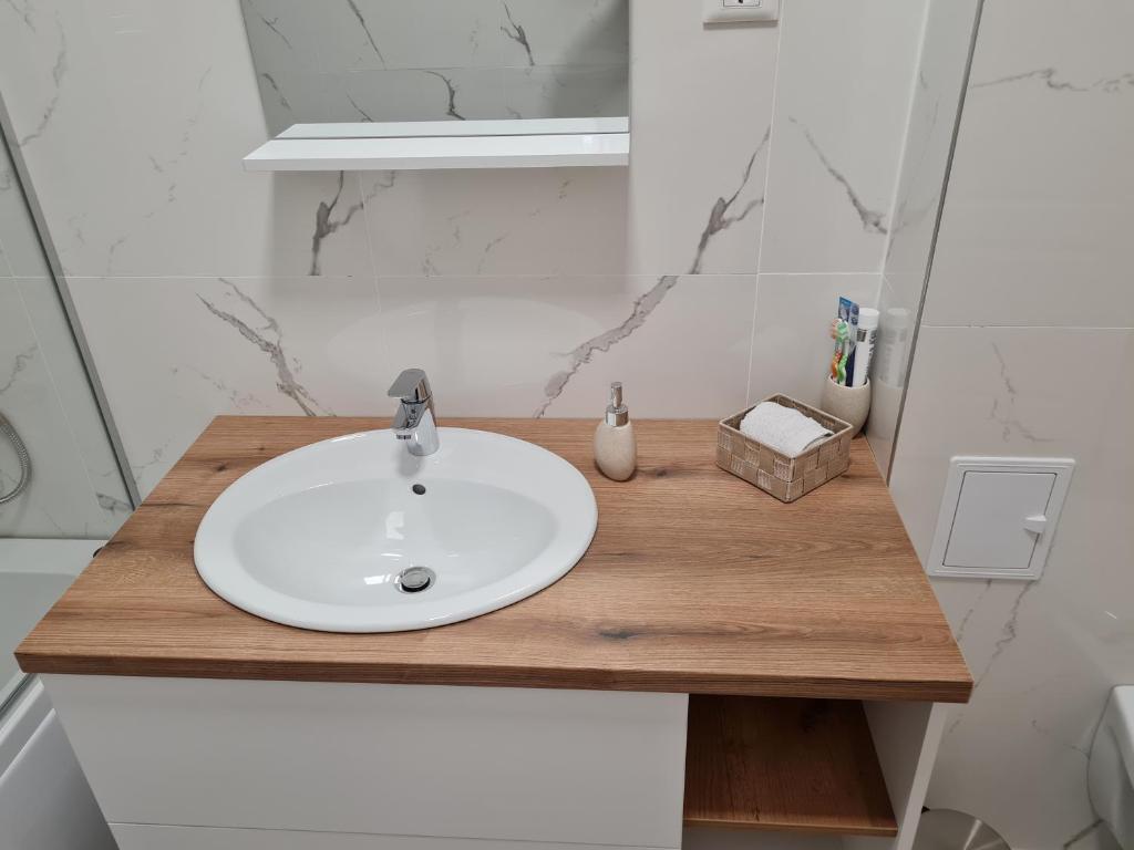 Apartament deosebit cu parcare securizata,lift. - 221