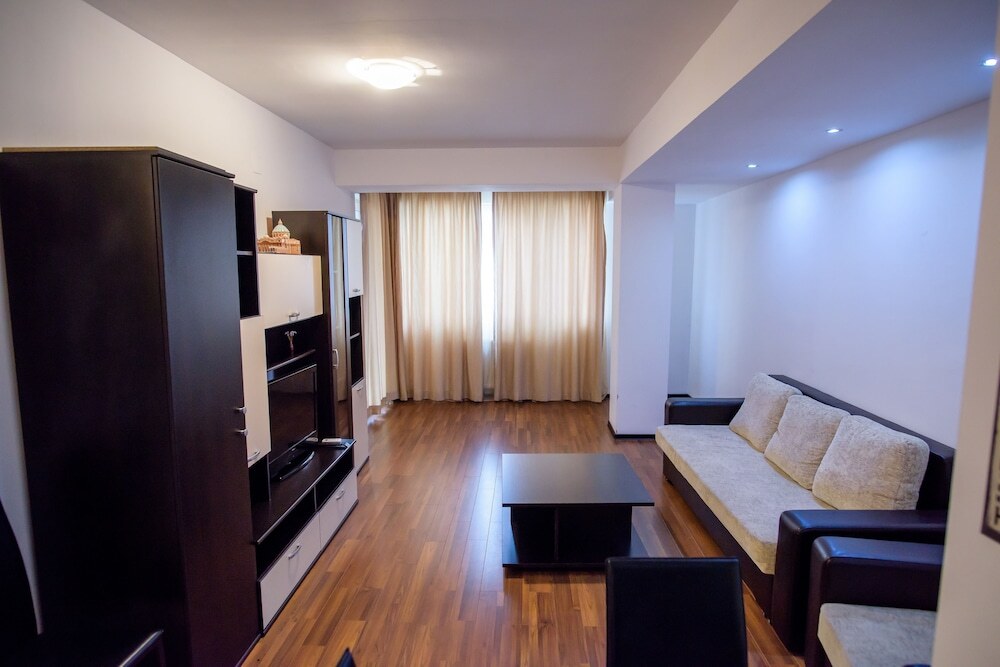 Summerland Apartment - 377