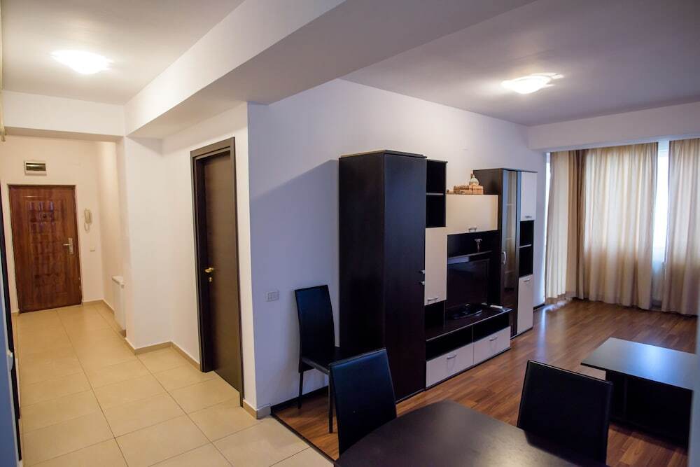 Summerland Apartment - 687