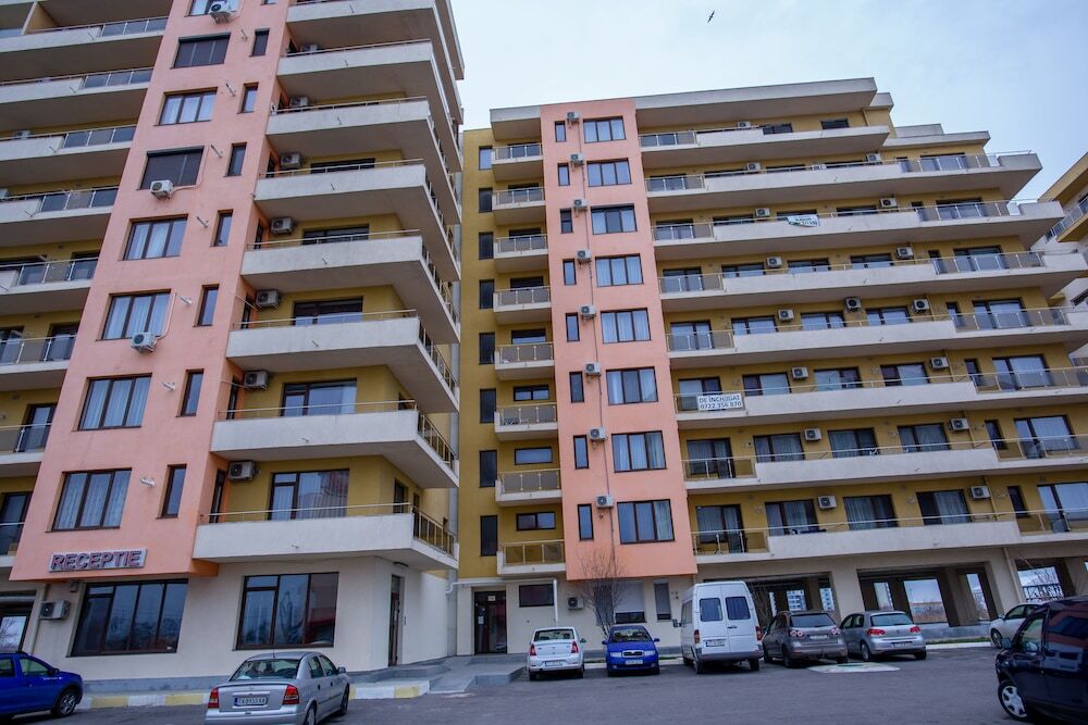 Summerland Apartment - 996