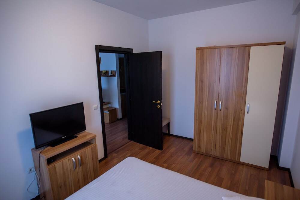 Summerland Apartment - 368