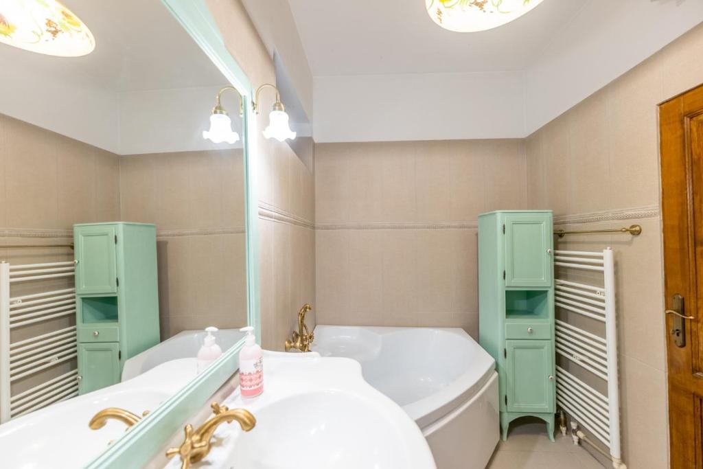 Apartament superior in centrul orașului - 527