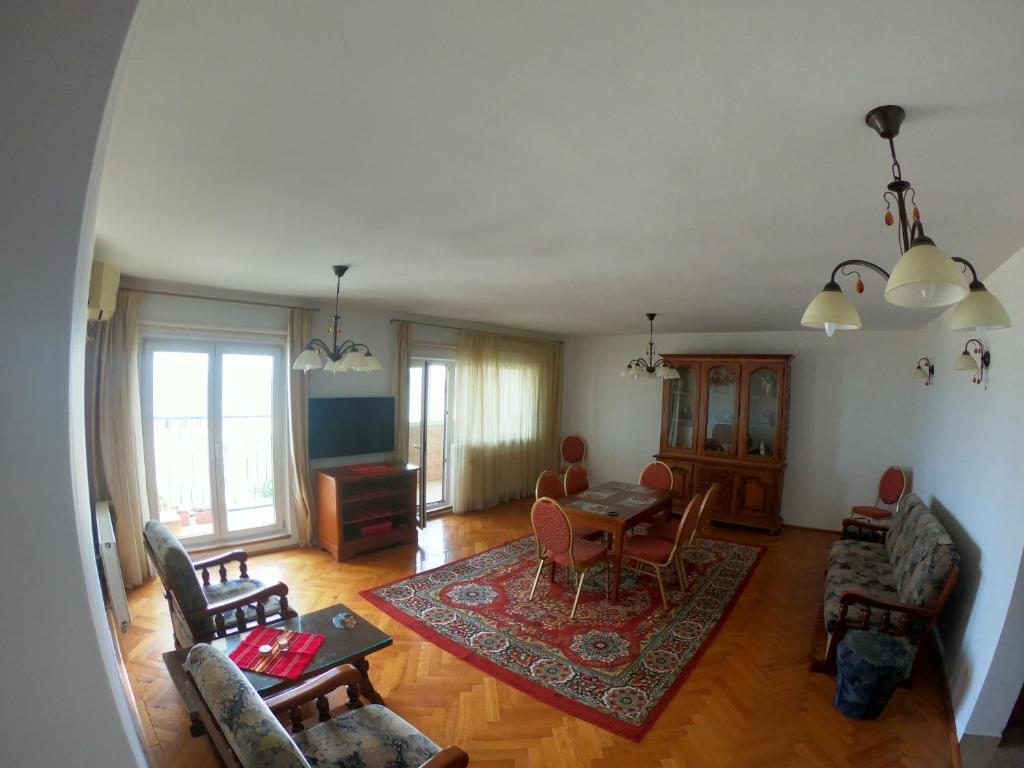 Apartament Tedy2,Faleza Nord Apartament 3 camere cu vedere la mare - 696