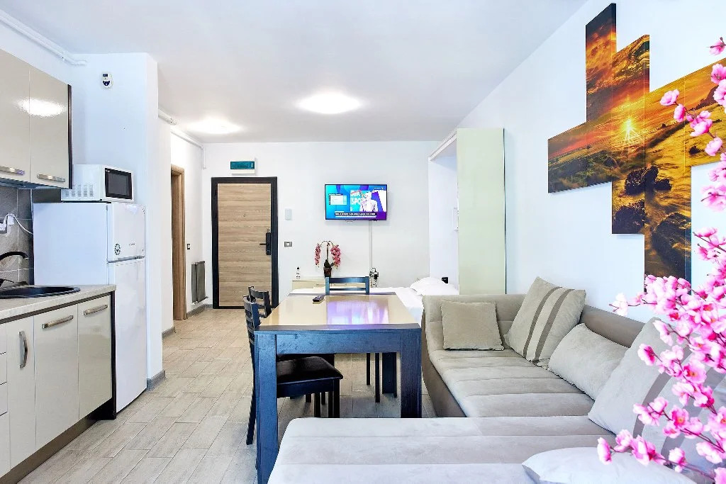 Apartamente Miramare Alezzi cm - 650