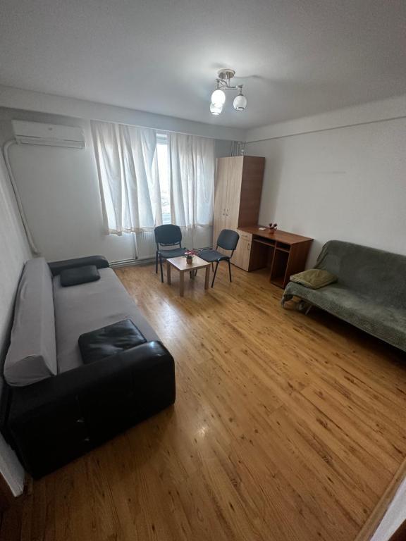 Apartment 2 camere Centru Piata 700 - 109