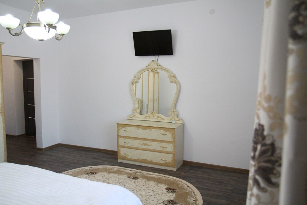 Ariana House - 1