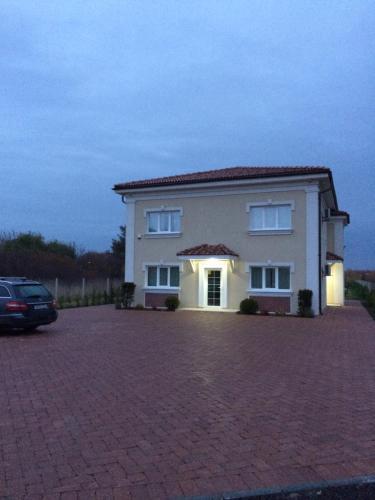 Armonia Apartments - 561