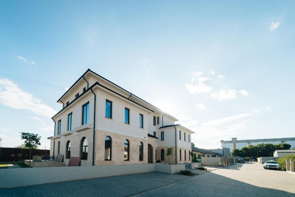 ARN Boutique Hotel - 8