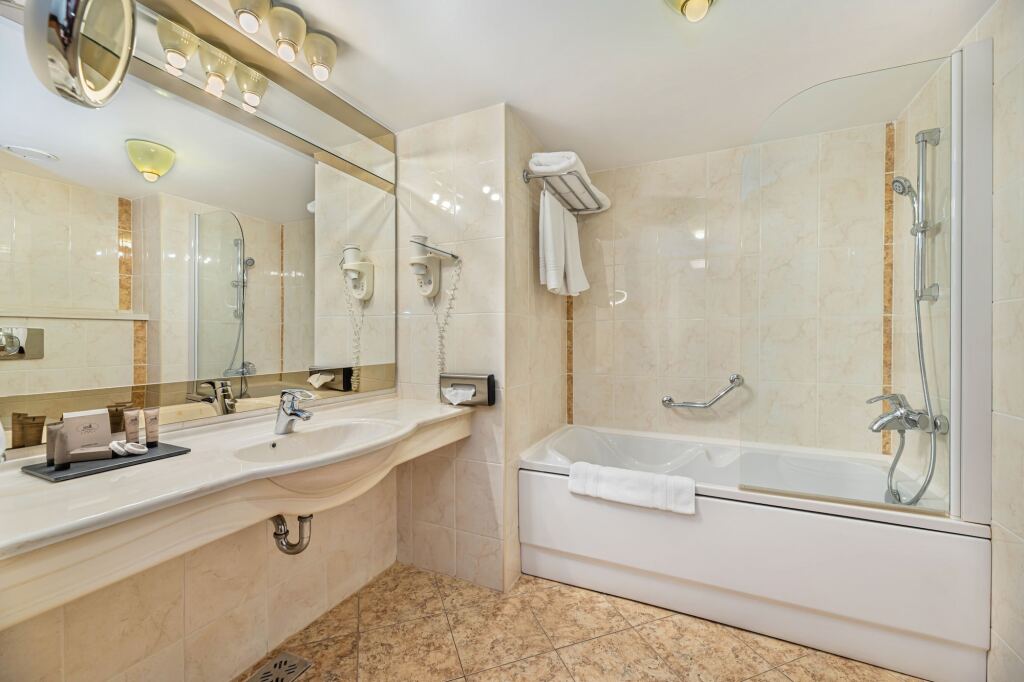Aro Palace Hotel - 775