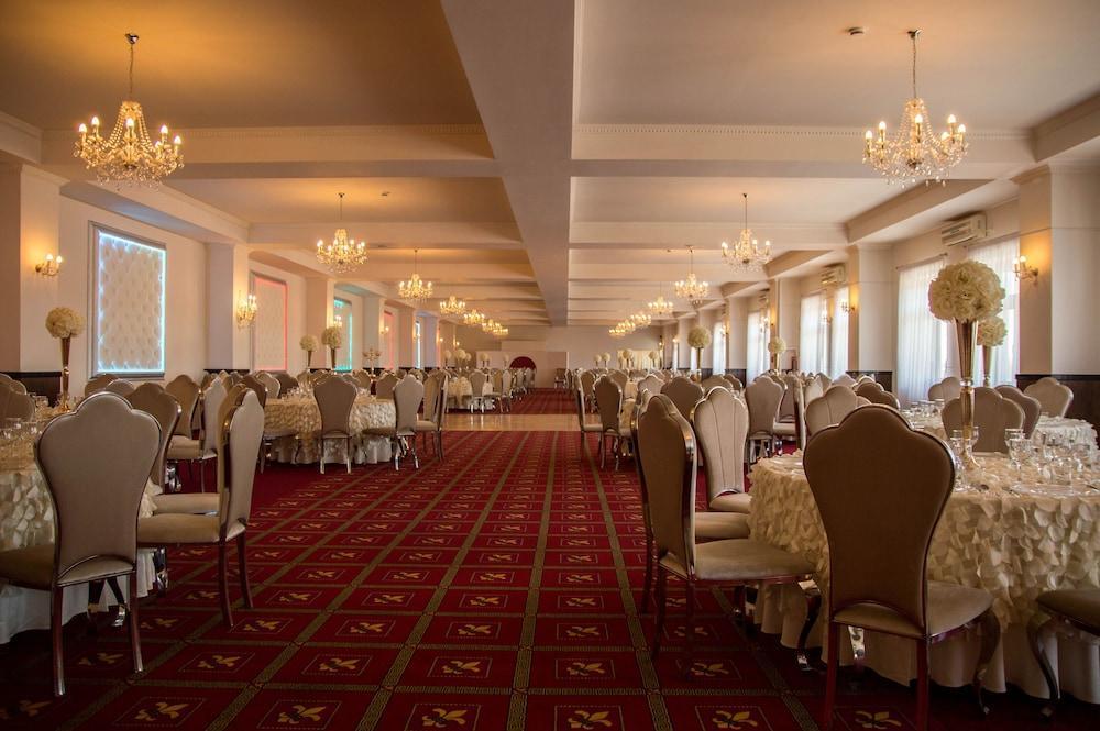 Arta Hotel - 344