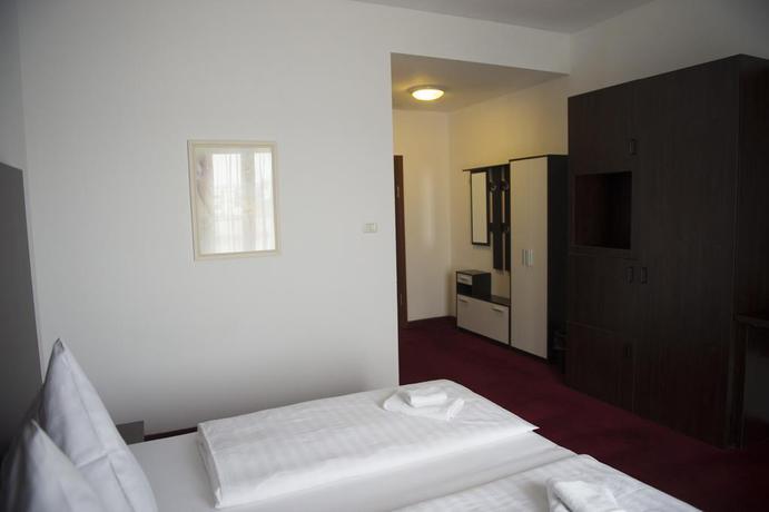 Arta Hotel - 466