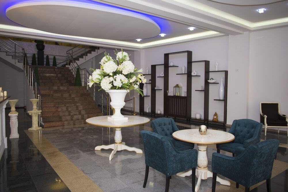 Arta Hotel - 833