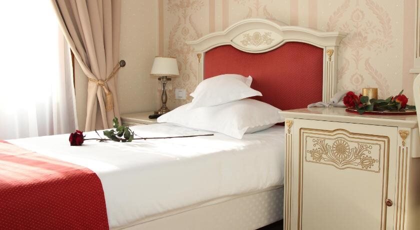 Hotel Astoria Oradea - 736