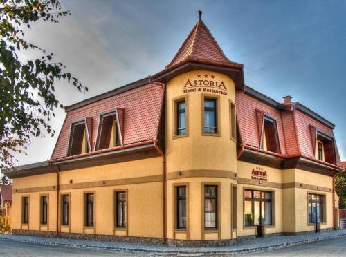 Astoria Hotel & Restaurant - 426