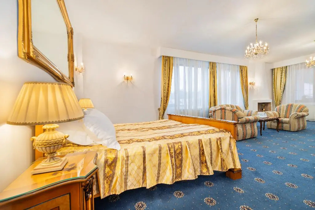 Hotel Aurelius Imparatul Romanilor - 537