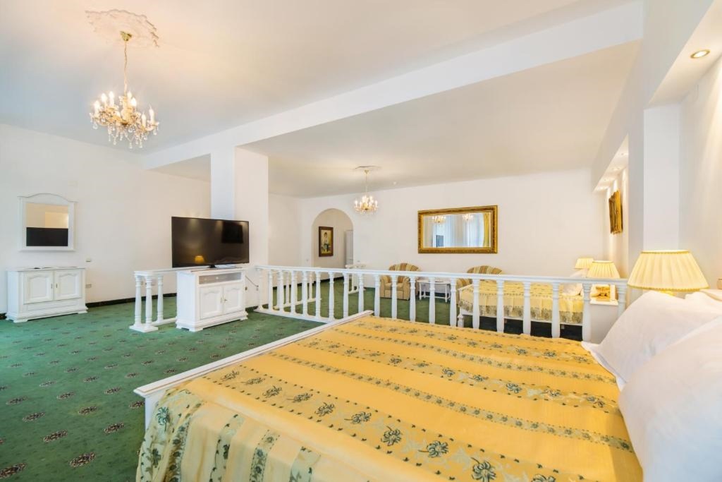 Hotel Aurelius Imparatul Romanilor - 434