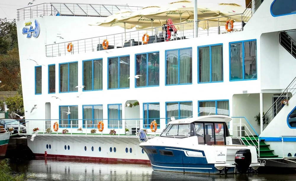 Bella Marina - 61