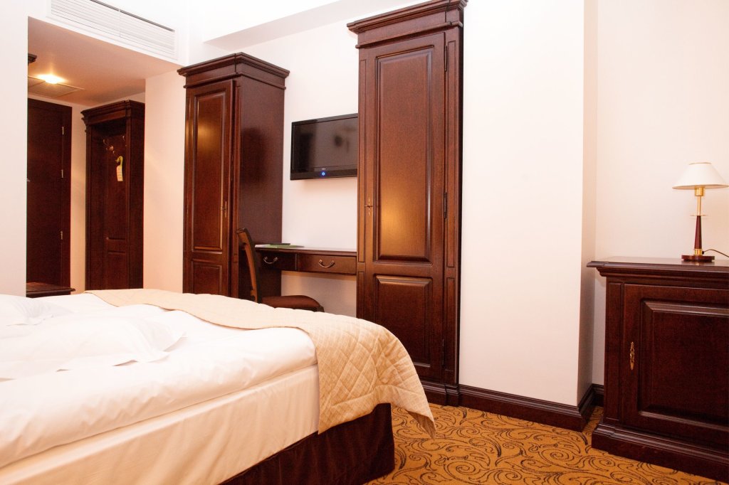 Bellaria Hotel - 937