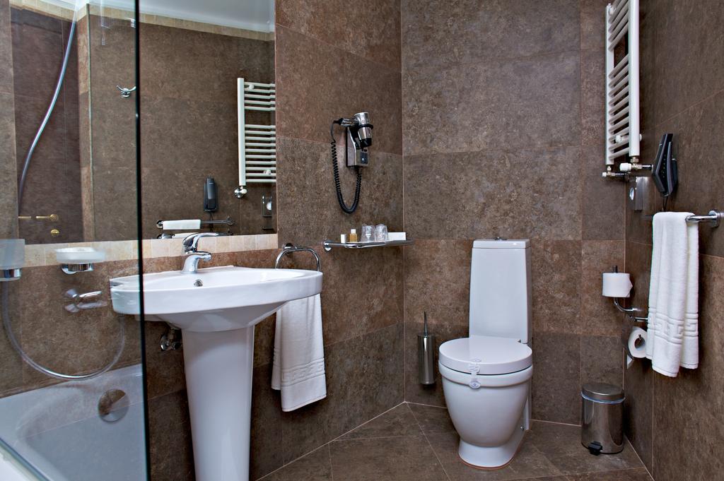 Bellaria Hotel - 833