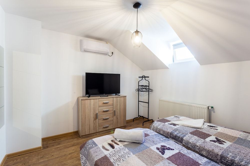 Benjamin Franklin Suite - 907