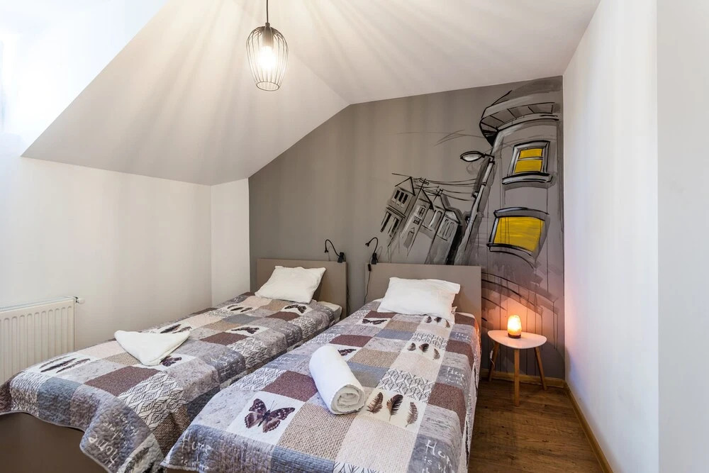 Benjamin Franklin Suite - 171