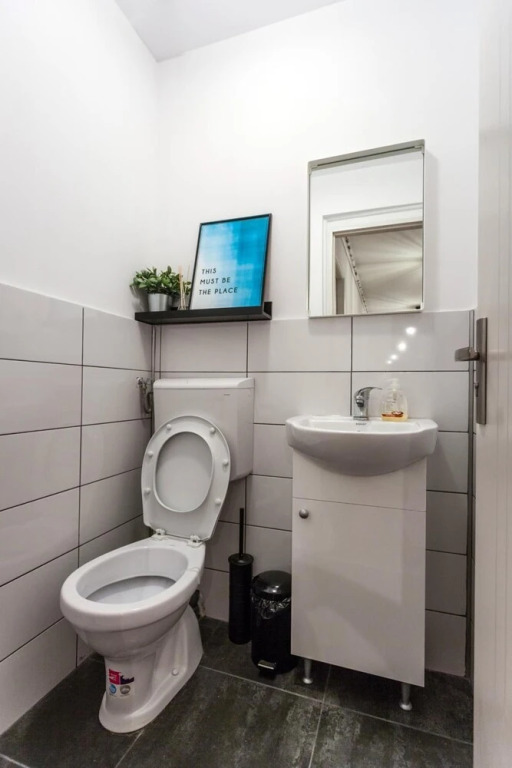 Benjamin Franklin Suite - 376