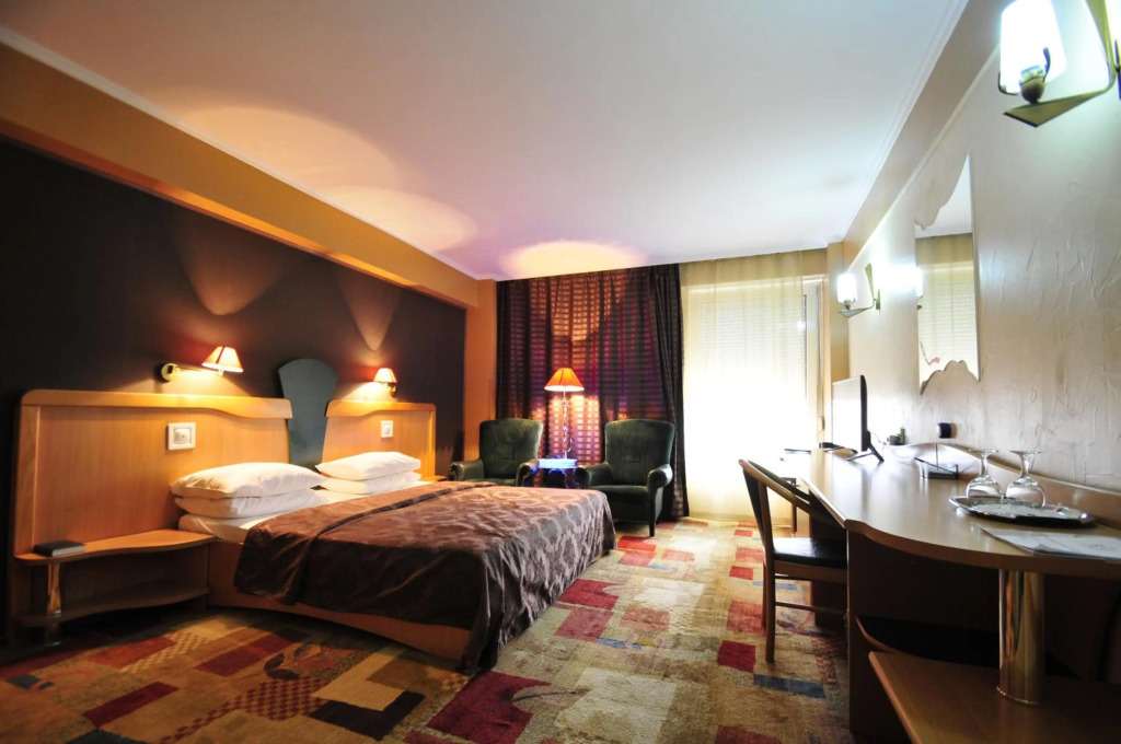 Hotel Ambassador - 655