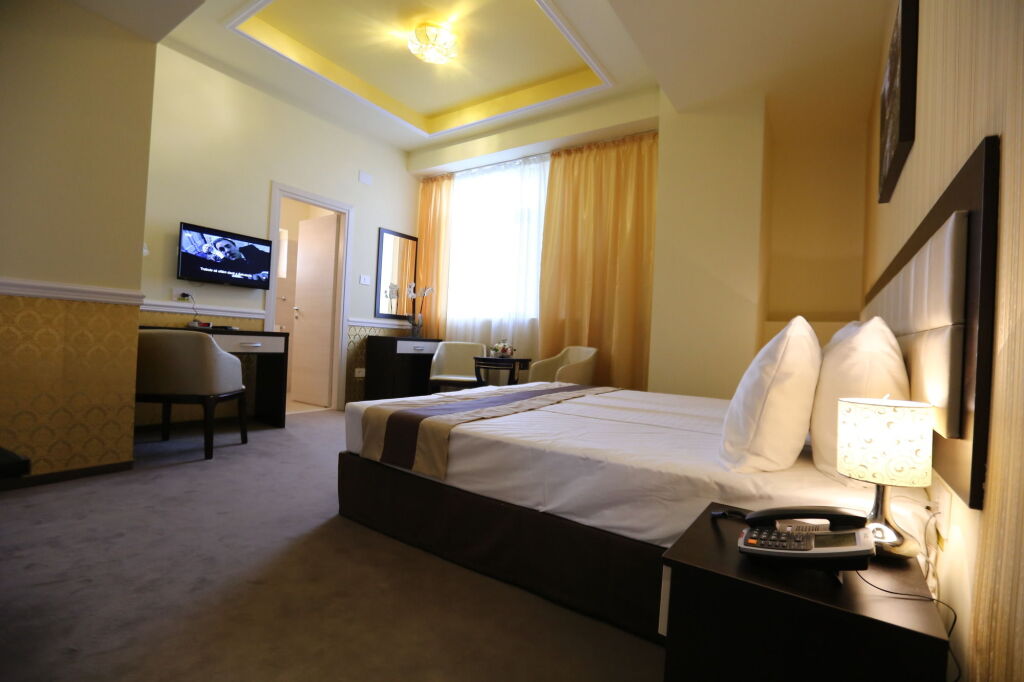 Best Western Plus Briston - 438