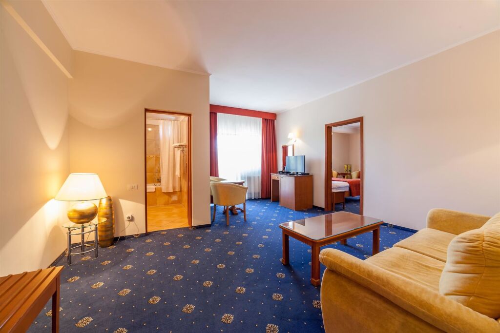 Hotel Sir Royal - 944