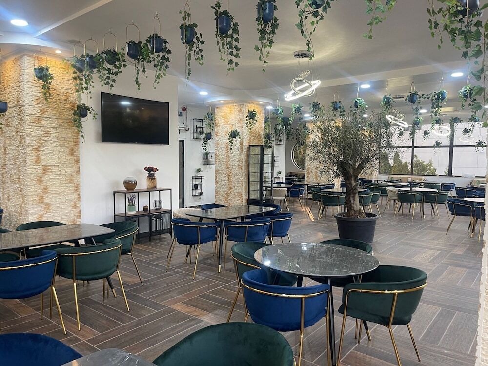 Hotel Sir Royal - 129