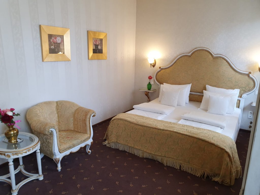 Topaz Boutique Hotel - 992